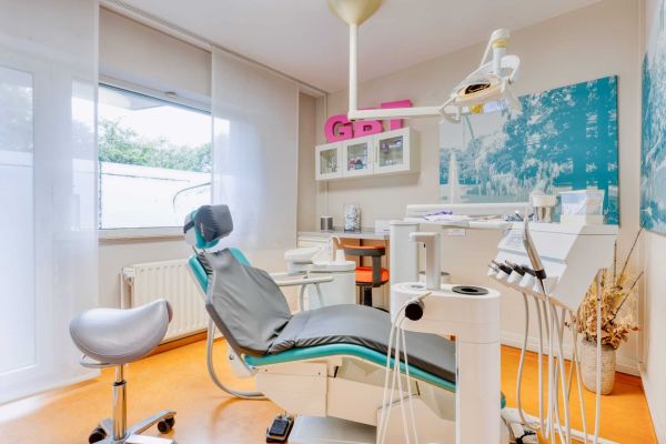 Behandlungsraum 1 Zahnarztpraxis im Suedviertel Dr Andre Kruse Zahnarzt Essen